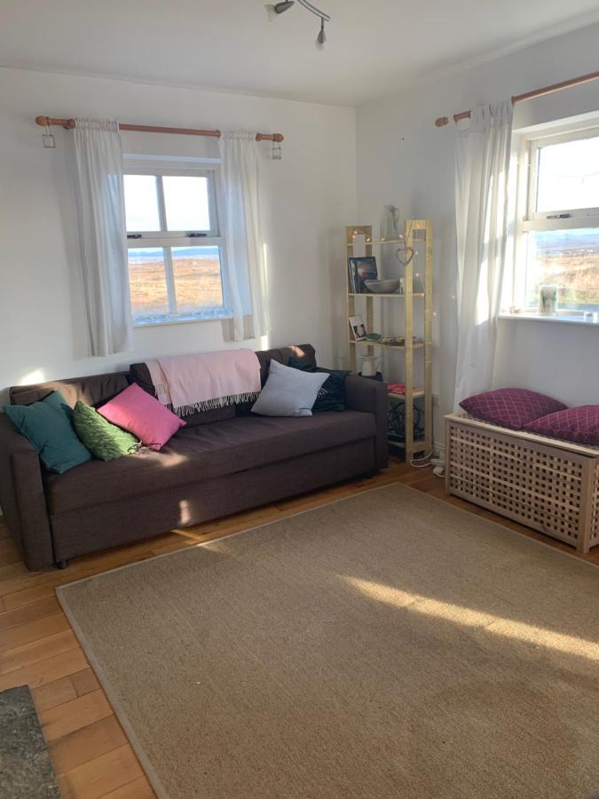 באליקונילי Pink Cottage מראה חיצוני תמונה